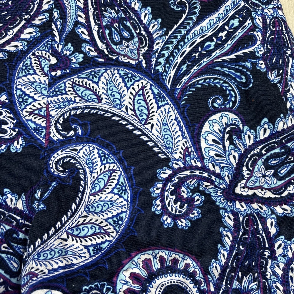 Banana‎ Republic Women's Shorts Sz 4 Blue Purple Paisley Flat Front 3" Inseam - Picture 2 of 8